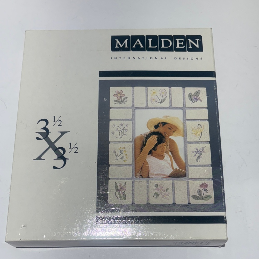 Malden Floral Design Photo Frame